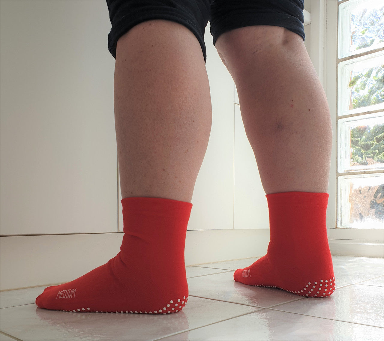 Maxi Hospital Non-Slip Socks – Diabetic Safe, Anti-Skid Grip for Aged Care, Medical Use & Fall Prevention | Unisex Safety Socks