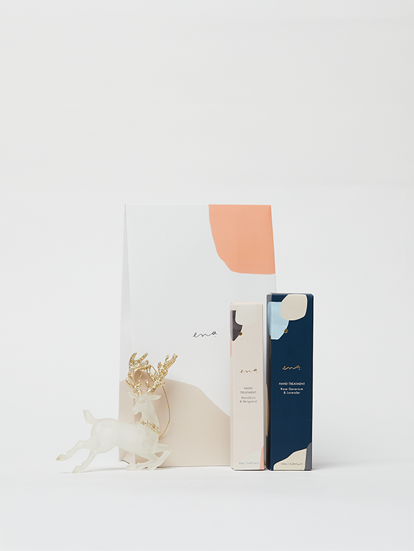 Ena Nourish Hands Gift Bag