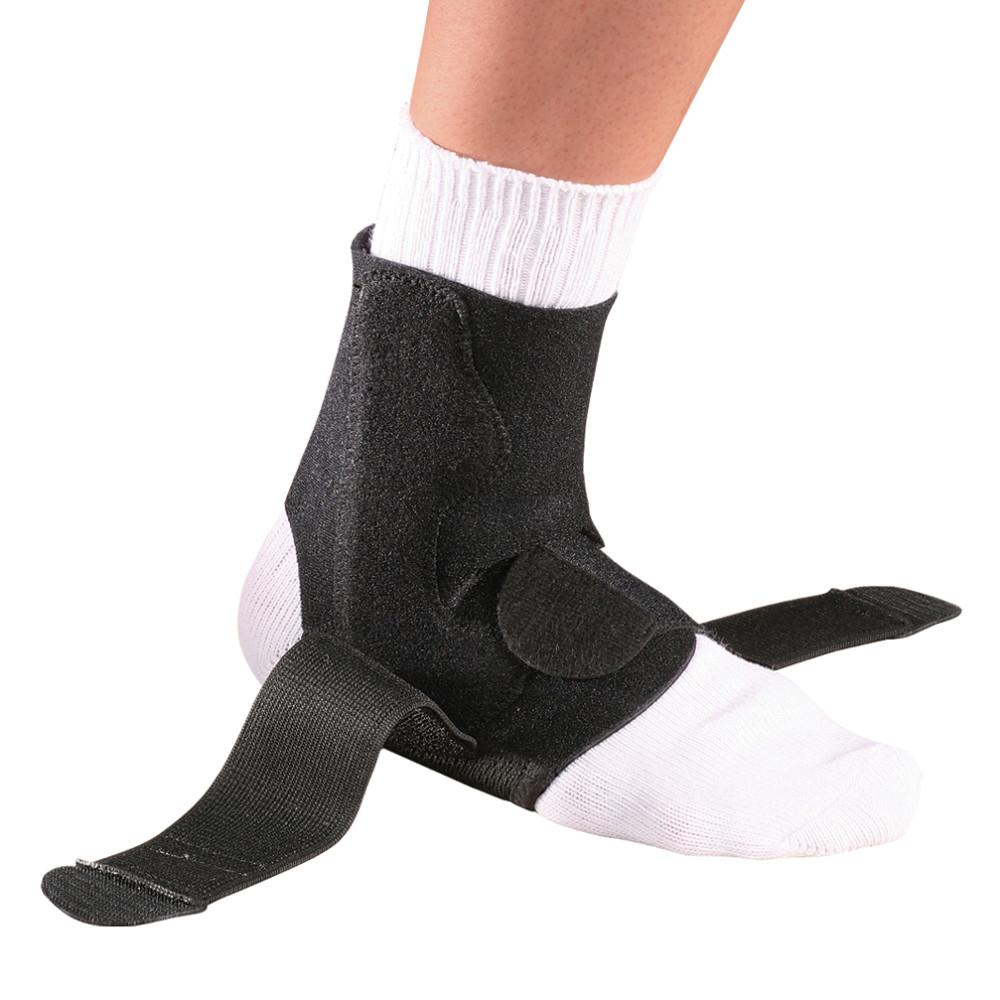 Mueller Adjustable Ankle Stabiliser Support Brace, One Size Fits Most, Black – Neoprene Blend for Warmth & Comfort, Ideal for Sports & Injury Recovery