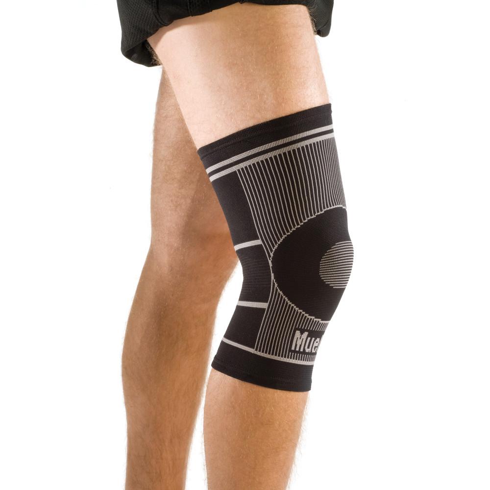 Mueller 4-Way Stretch Premium Knee Support with Thermo Reactive Technology