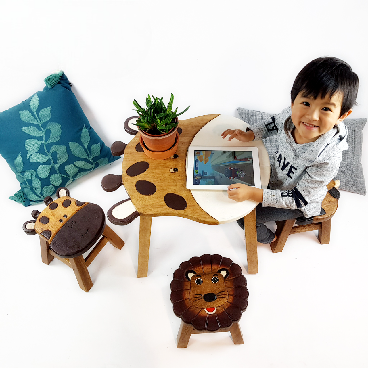 Kids Wooden Table – Giraffe Design - Handmade Solid Hardwood