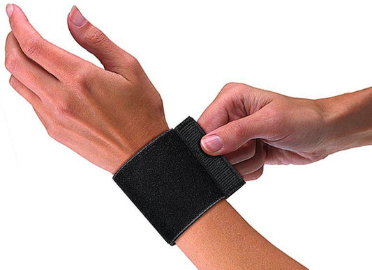 Mueller Elastic Wrist Support with Loop | Adjustable & Breathable Brace for Everyday Use